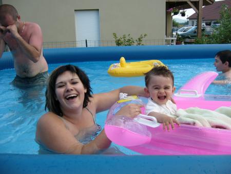 Partie de rigolade dans la piscine !!!